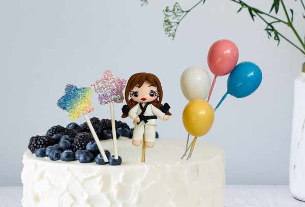 Karate Meisje Taarttopper - Cake Decoratie Feestversiering - Afbeelding 2